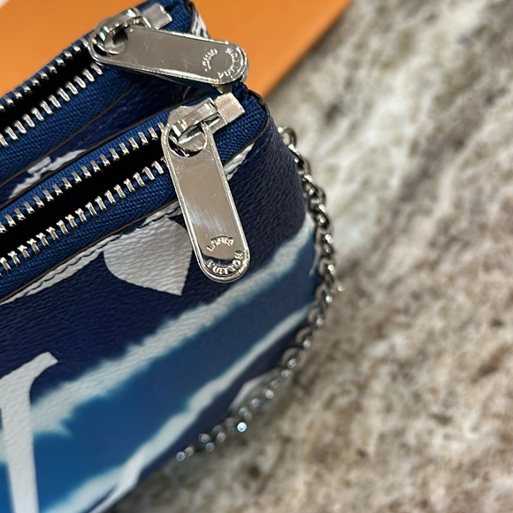 Louis Vuitton Escale Pochette Double Zip Crossbody Chain Bag - Picture 5 of 7